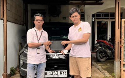 mitsubishi xpander ultimate hitam